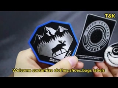 Chèn nhựa và dệt nhãn