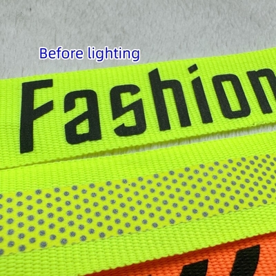 Nhãn hiệu quần áo phản xạ in logo trên băng dệt cho quần áo thể thao